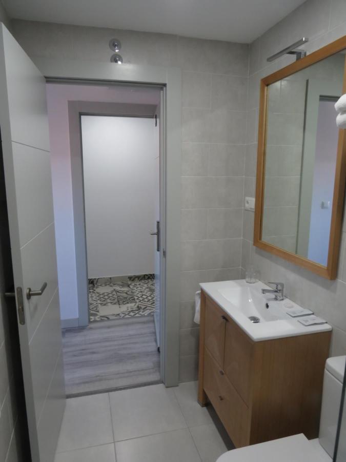 Hotel Alojamientos Aviche 6 Santander Exteriör bild